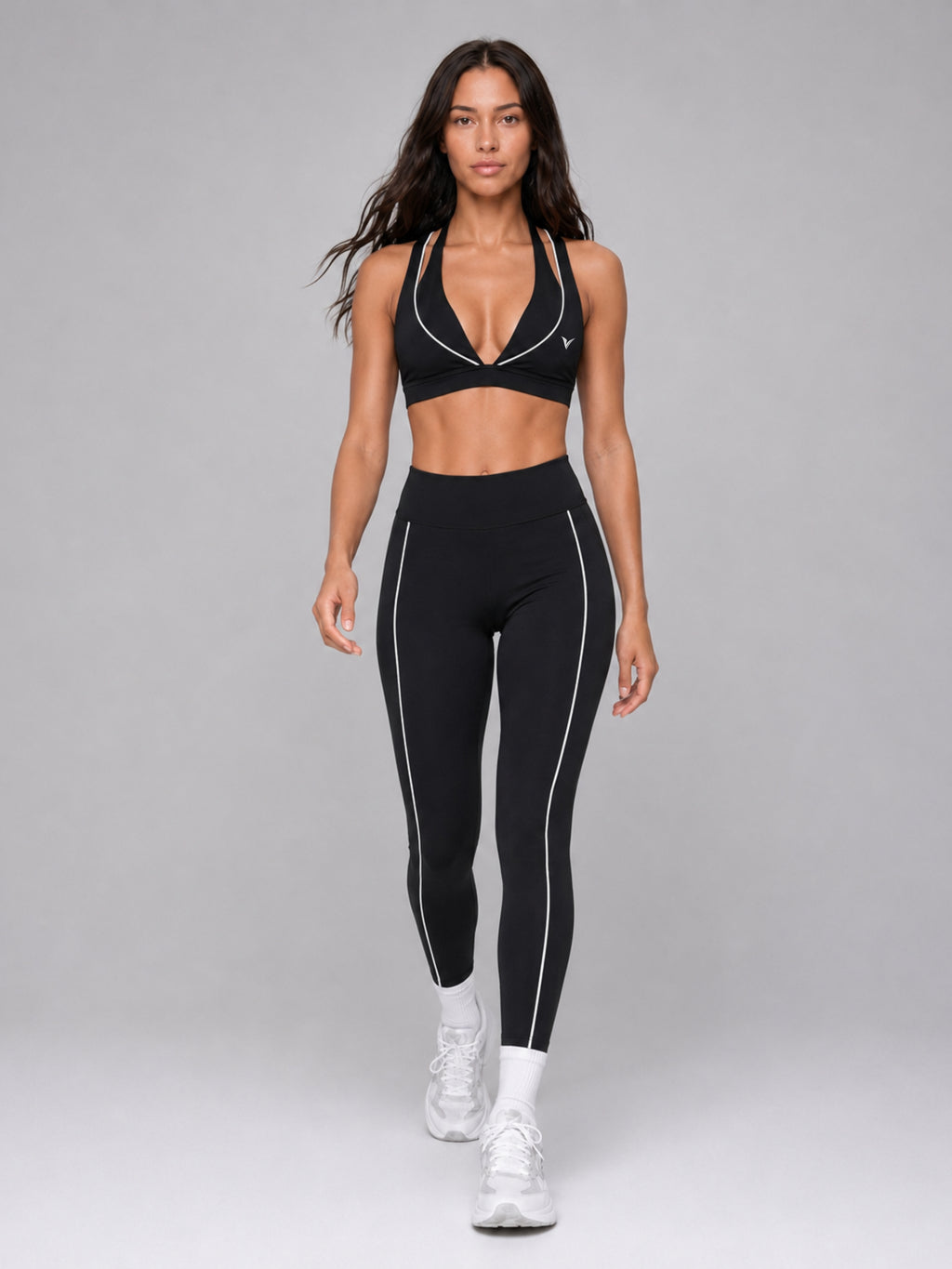 VELYRA SIGNATURE PLUNGE SPORTS BRA