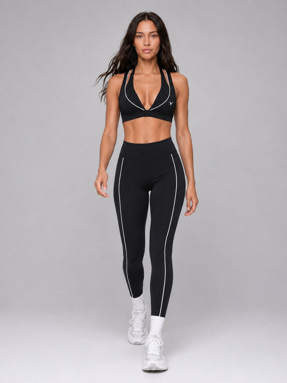 VELYRA SIGNATURE PLUNGE SPORTS BRA