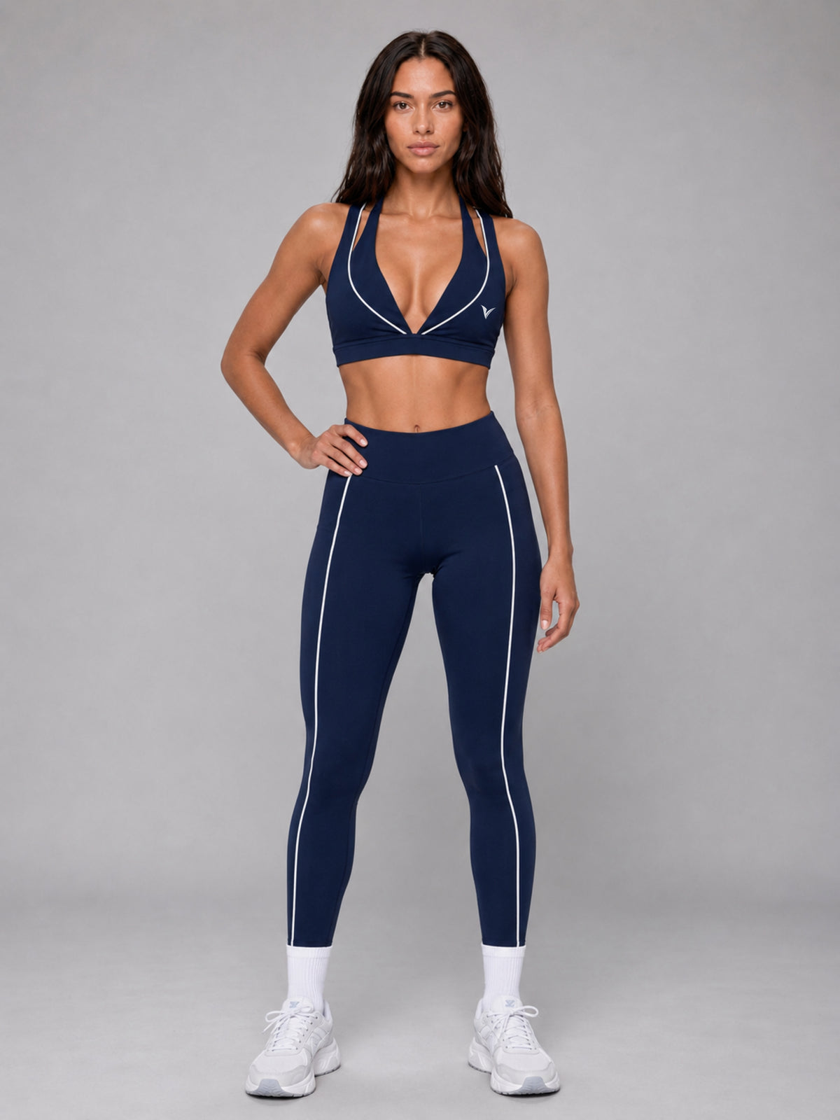 VELYRA SIGNATURE PLUNGE SPORTS BRA