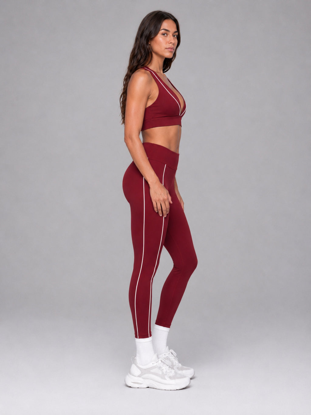 VELYRA SIGNATURE PLUNGE SPORTS BRA